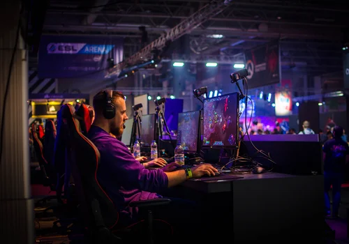 Gaming Arenas & eSports