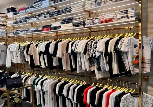 Fashion & Lifestyle Stores